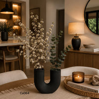 Florero en U negro resina  20cm* 7.5cm* 15cm