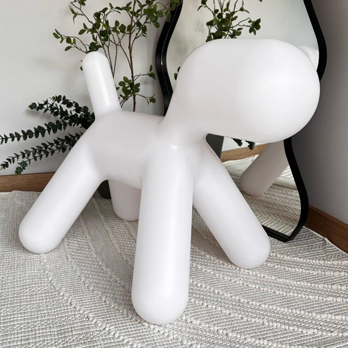 Silla perro blanco grande  69cm* 42cm* 54cm