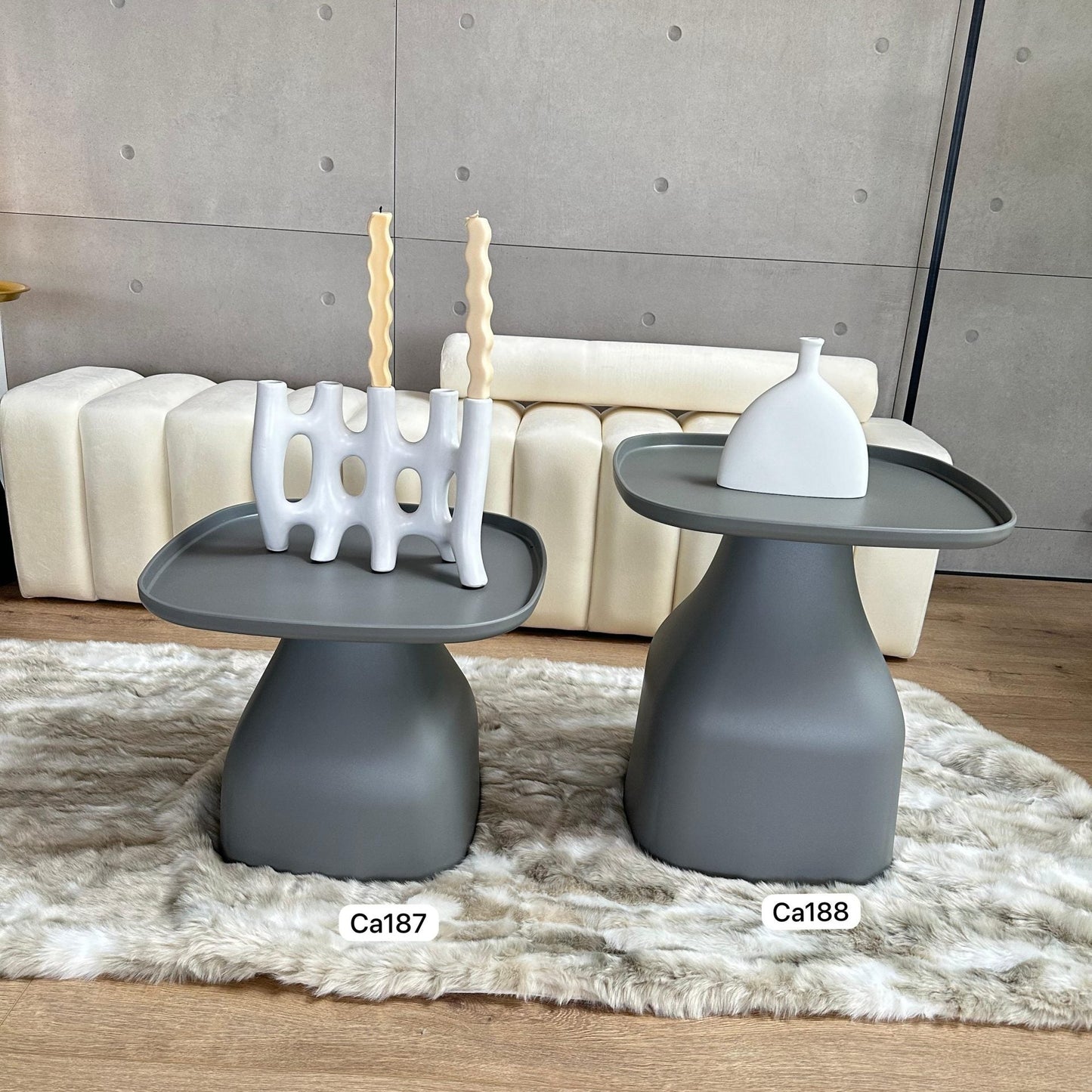 Mesa auxiliar gris con base cono en polietileno mediana  48cm* 48cm* 50cm