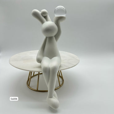 Articulo decorativo conejo blanco mano levantada detalle bola cristal  8* 9,5* 22cm