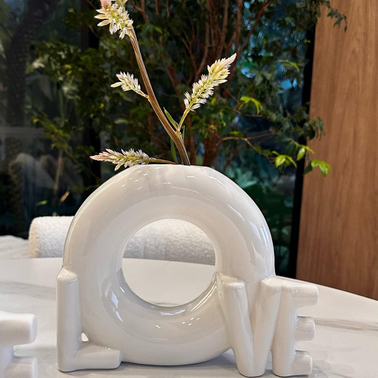 Jarron blanco brillante LOVE  22,5cm* 19cm