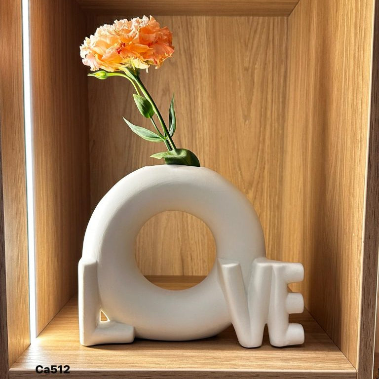 Jarron blanco mate LOVE  22,5cm* 19cm