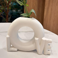 Jarron blanco mate LOVE  22,5cm* 19cm