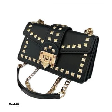Bolso negro apliques cadena dorado  22cm* 15cm* 6cm  7010   C-B