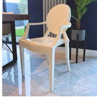 Silla blanca en plastico policarbonado  50cm* 49cm* 93cm* 47cm