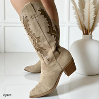 Bota texana beige detalles café tacon 5cm  A9998  C-36