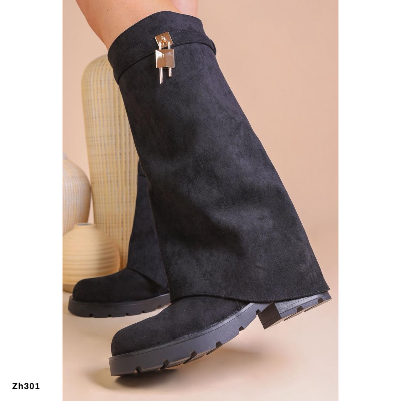 Bota caña alta negro doblez detalle dorado tacon 4cm  52215  C - 103
