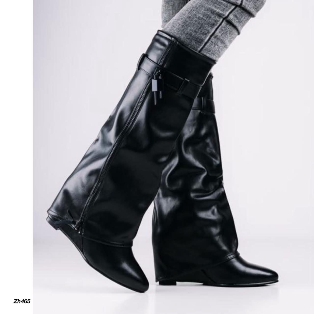 Bota caña alta negro doblez detalle correa tacon corrido 9cm   G690  C-146