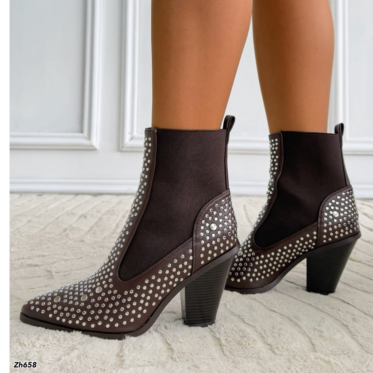 Botin texano café detalle resorte apliques plateado tacon 10cm  HX3379-B0238