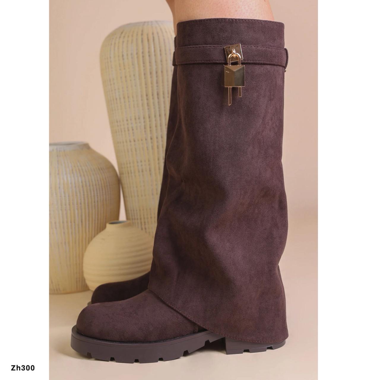 Bota caña alta cafe doblez detalle dorado tacon 4cm  52215  C - 103