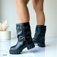 Botin negro doblez detalle cierre y correa suela 4cm  255-116