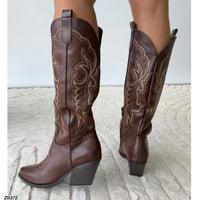 Bota texana café detalles beige tacon 7cm    J31  C-108