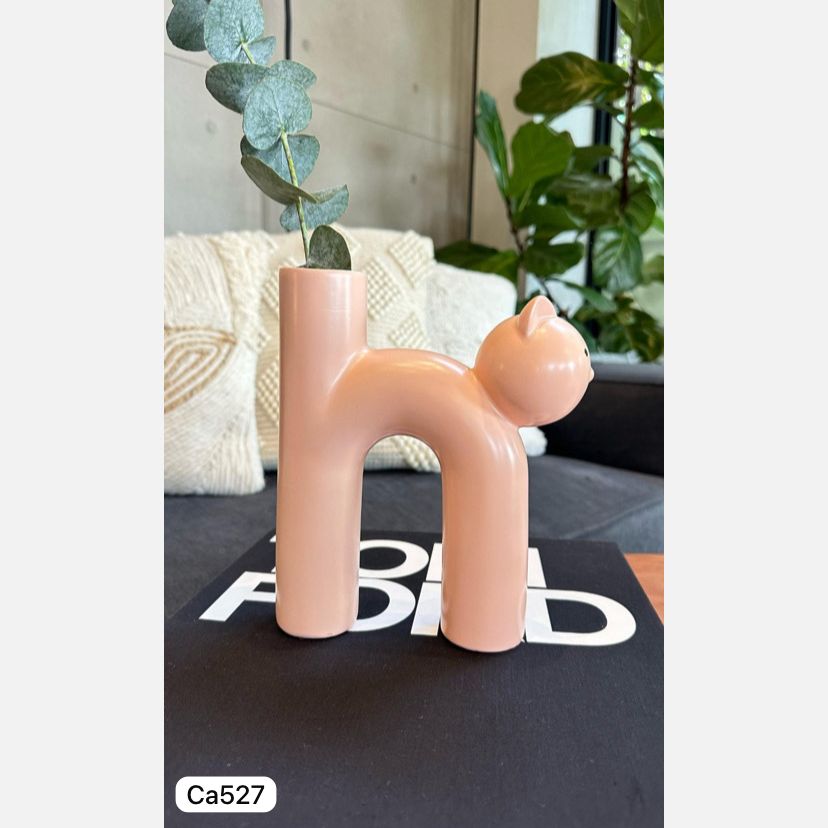 Florero rosado diseño gato  18cm* 6,5cm* 21cm