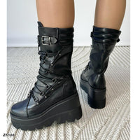 Bota caña media negro apliques puntas plataforma 9cm  255-149