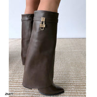 Bota caña alta café doblez detalle dorado tacon 10cm  A9532  C-150