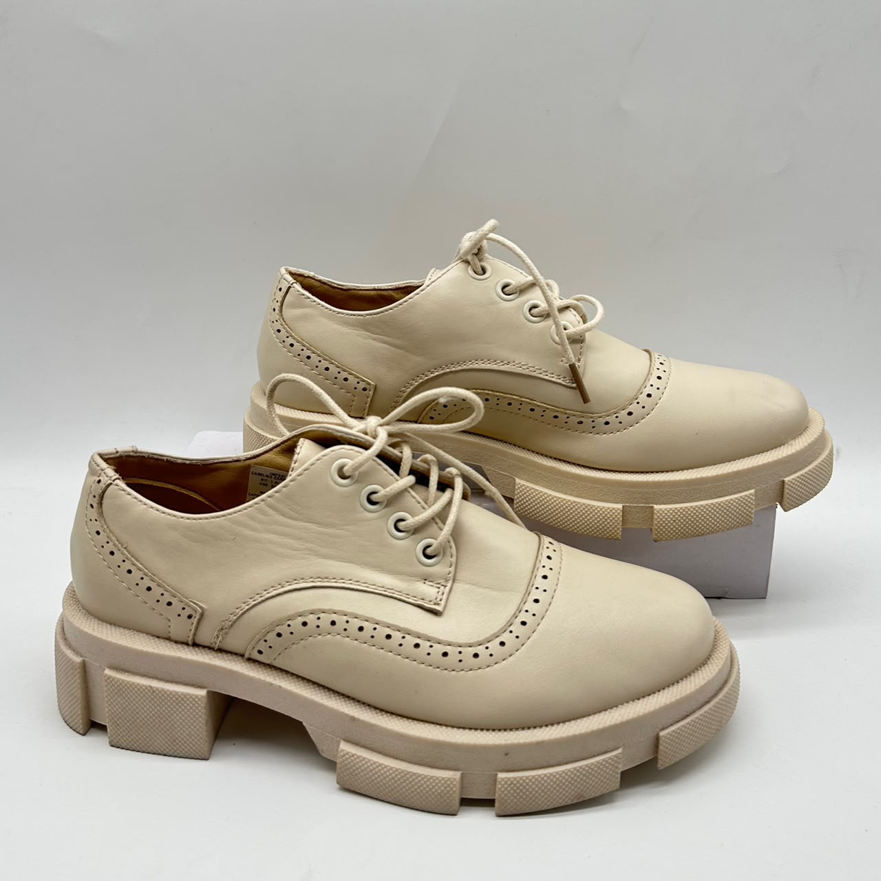 Zapato beige suela 3cm  1090  C22