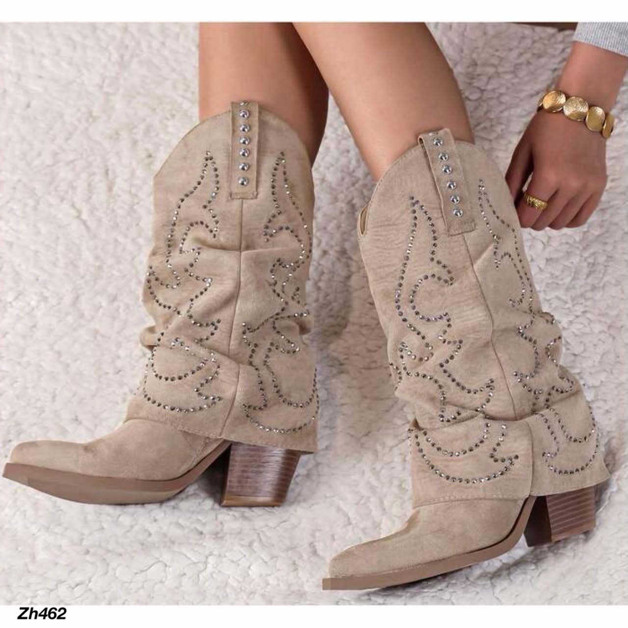 Bota texana beige doblez apliques plateado tacon 9cm  A9982  C-146