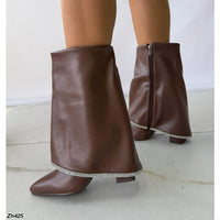 Botin café doblez apliques brillante borde tacon 10cm  HX3079-B0019