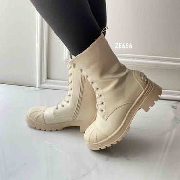 Botin beige suela 4cM CM9051