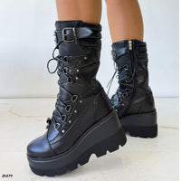Bota negro detalle correa taches plomo plataforma 9cm   HX3351-B0198