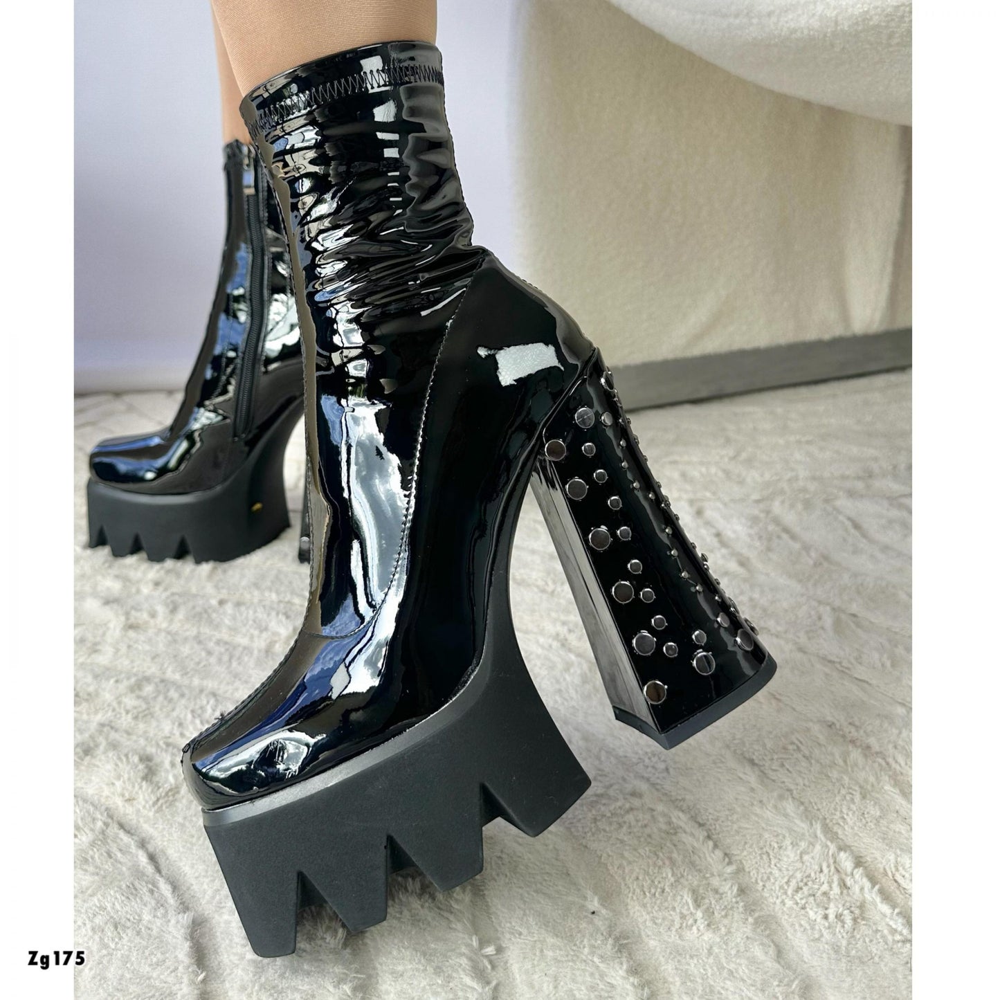 Botin negro charol apliques en tacon 15cm   BTC24#  C-1