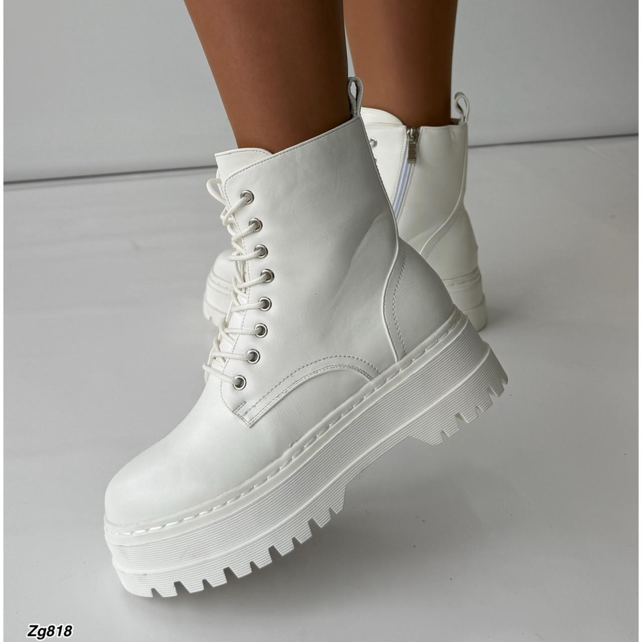 Botin blanco cierre lateral suela 5 cm   IS14-014