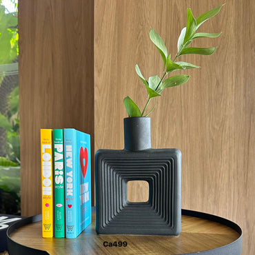 Jarron negro textura cuadrado ceramica pequeño  16cm* 21,5cm