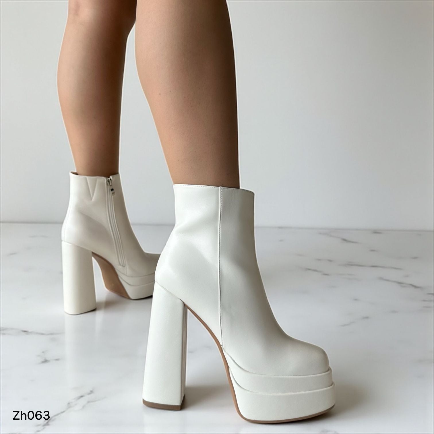 Botin blanco plataforma 5cm tacon 14cm  255-037