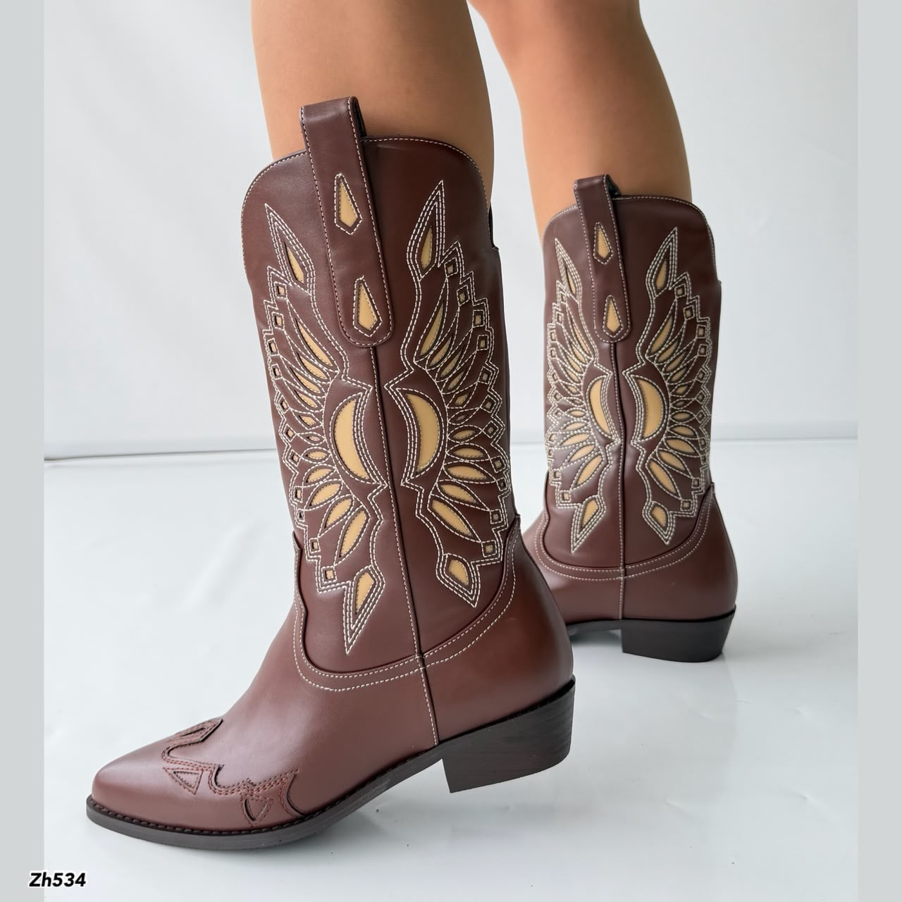 Bota texana café detalles beige tacon 4cm  HX3357-C1772