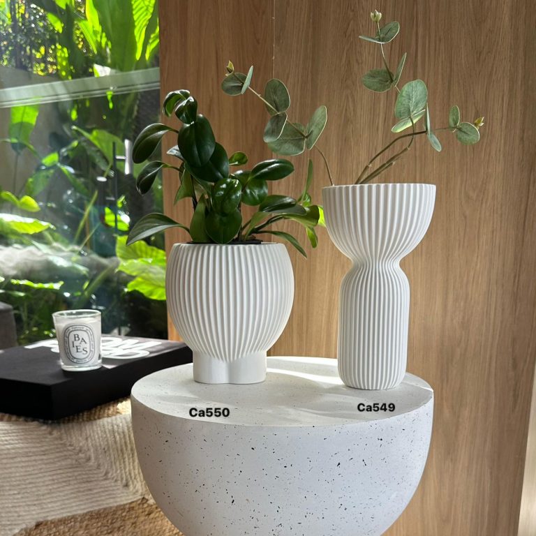 Florero moderno blanco ceramica   13.6cm* 26cm