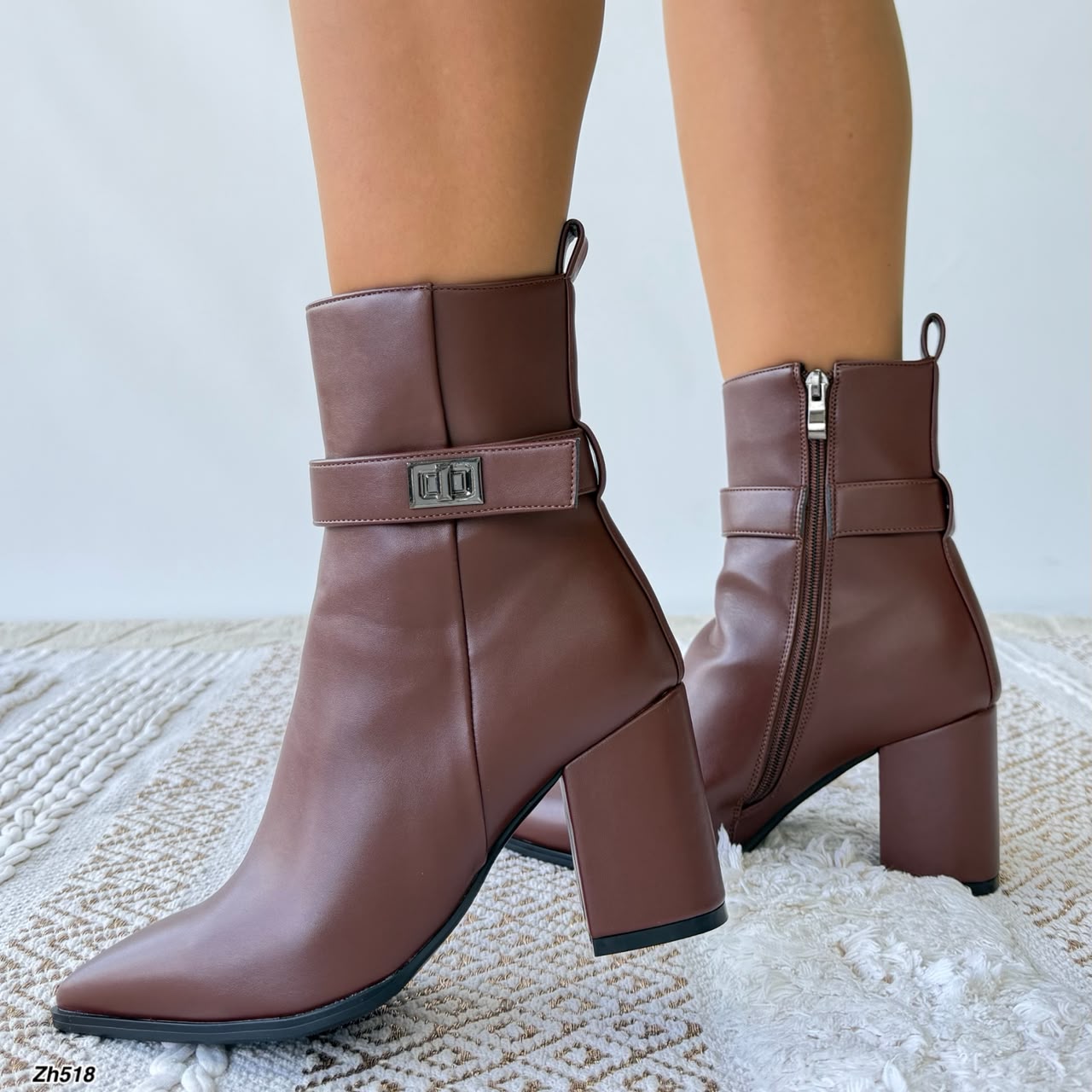 Botin café detalle plomo tacon 8cm    HX3356-B0202