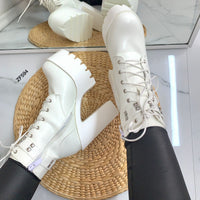 Botin blanco apliques plateados tacon 12cm  169-24   C-3