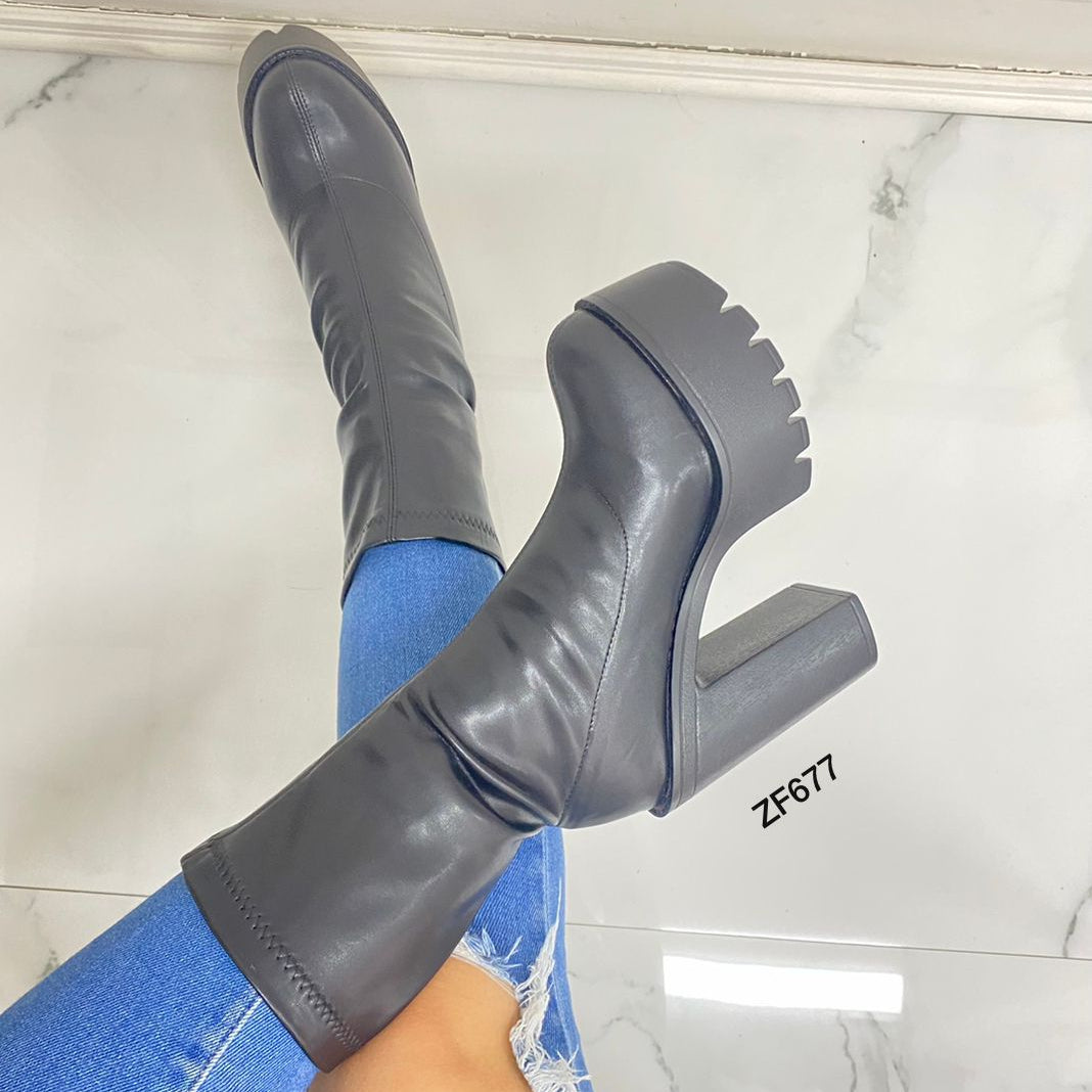 Botin negro plataforma 4cm  tacon 13cm  193-26  C-4