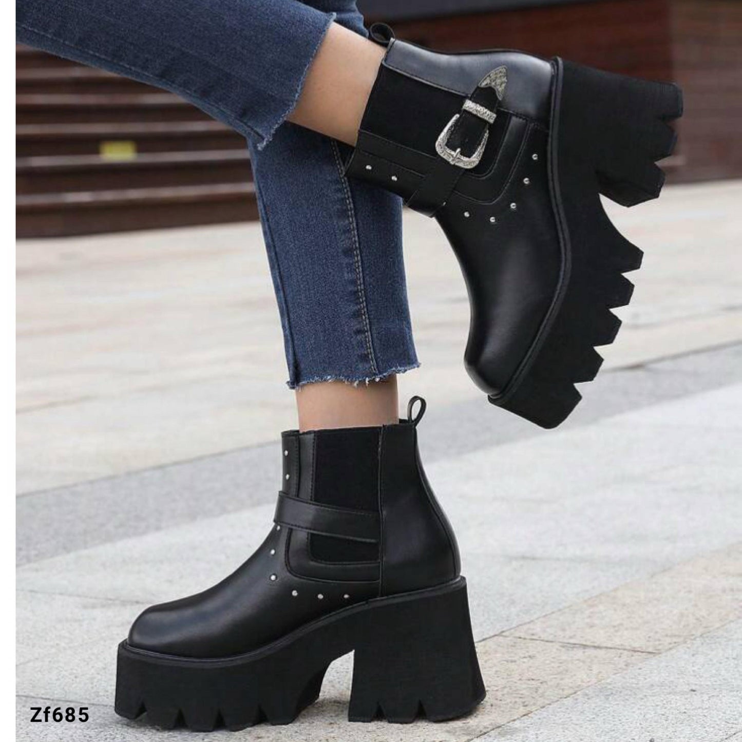 Botin negro apliques plateados plataforma 4cm tacon 8cm  6068-2  C-3