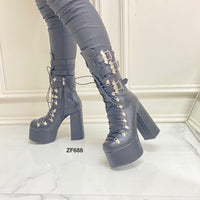 Botin negro hebillas plateadas plataforma 5cm tacon 13cm  V6  C-1