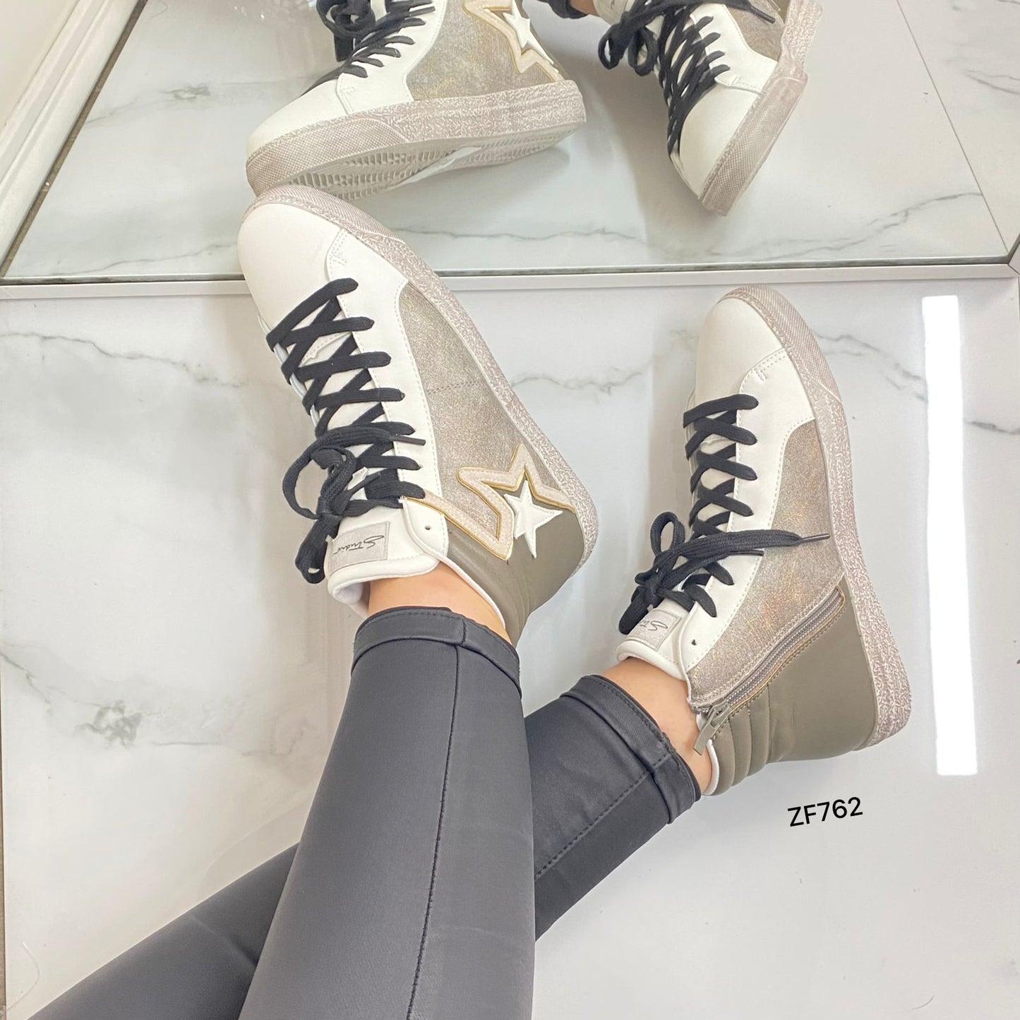 Tenis gris detalles brillantes suela 2cm   FY0616-5  C-59