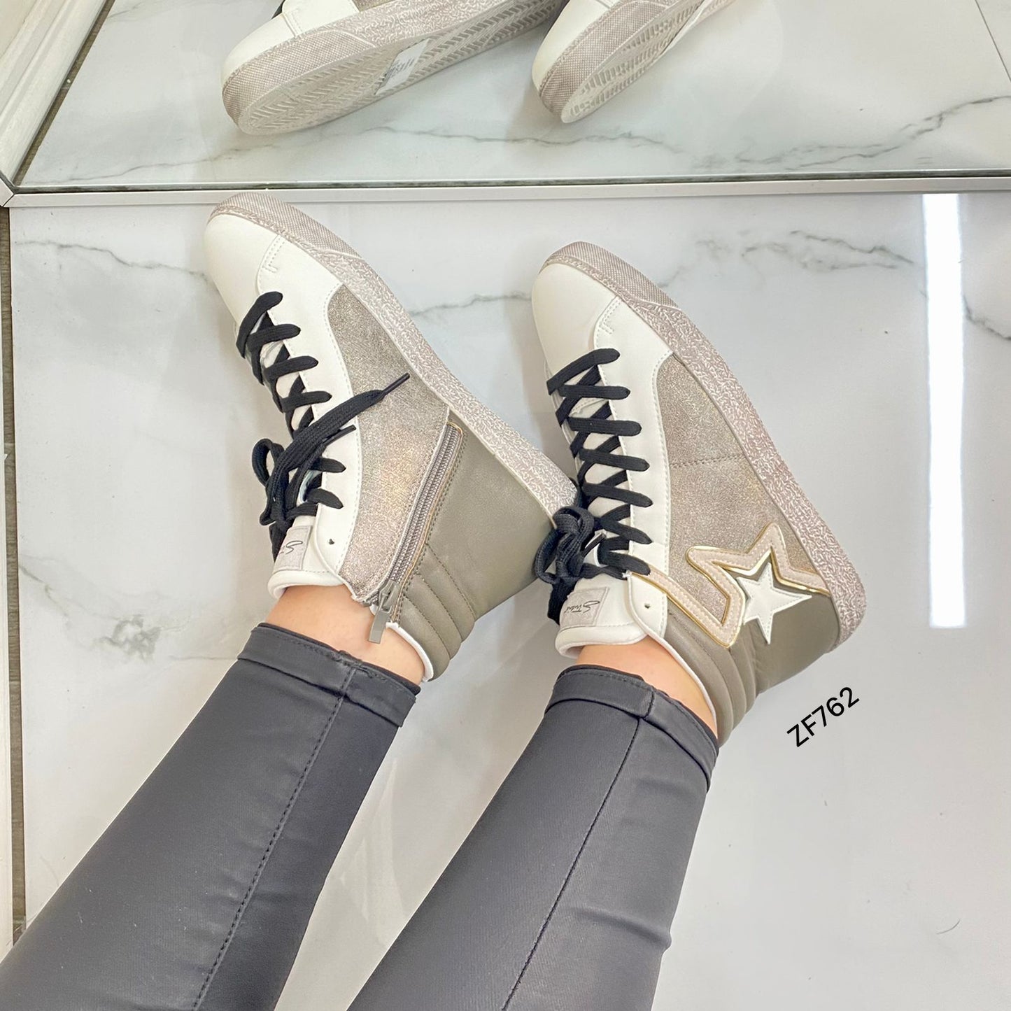 Tenis gris detalles brillantes suela 2cm   FY0616-5  C-59