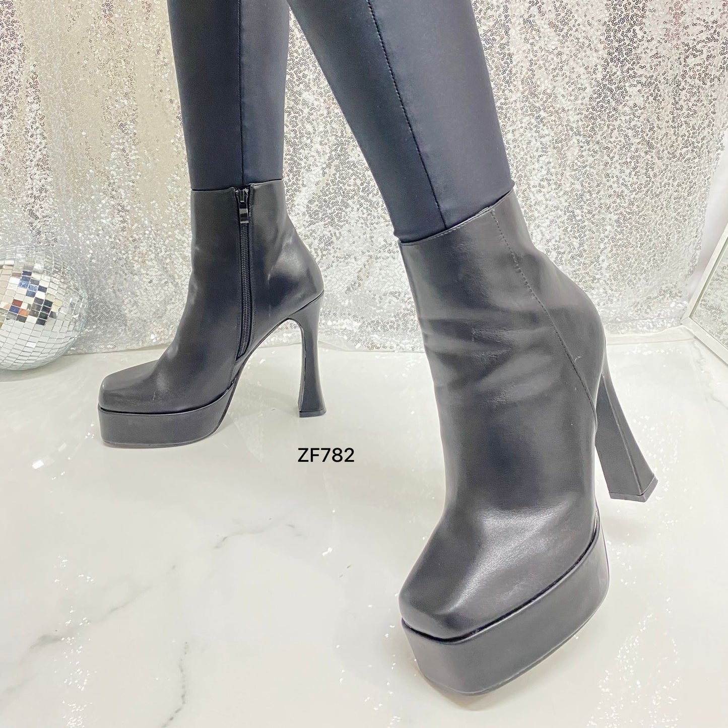 Botin negro tacon 12cm   BKM7561  C-56
