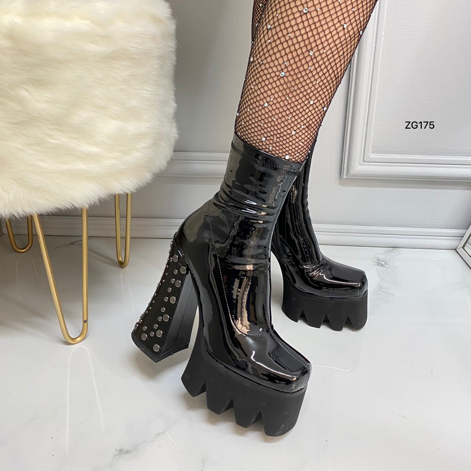 Botin negro charol apliques en tacon 15cm   BTC24#  C-1