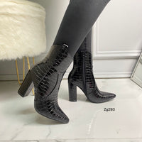 Botin negro textura brillante tacon 10cm  K21-31  C-25