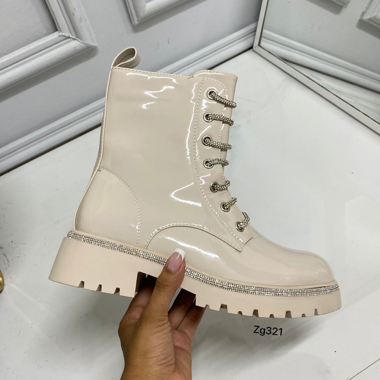 Botin beige charol apliques plateado brillantes suela 4cm  9515A  C-36