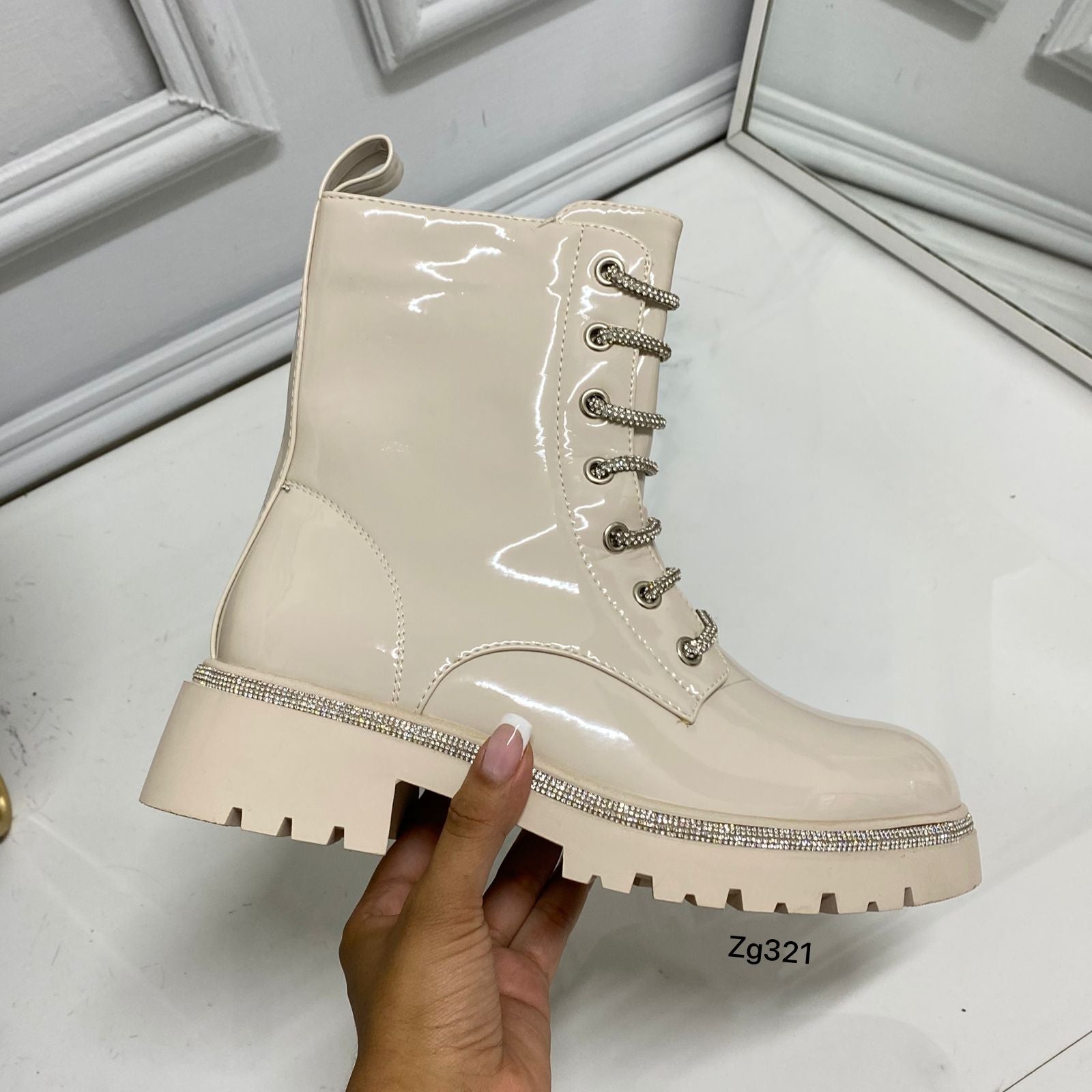 Botin beige charol apliques plateado brillantes suela 4cm  9515A  C-36