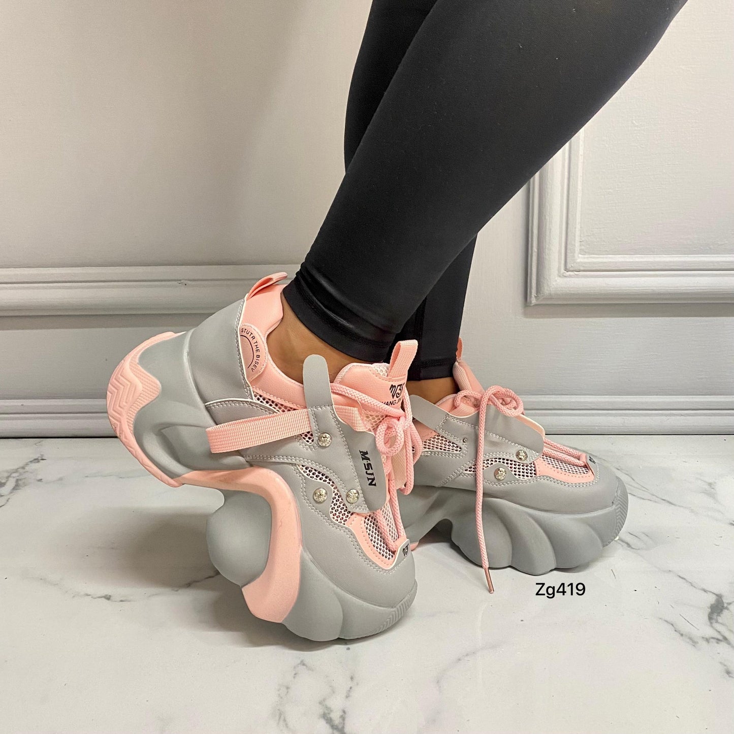 Tenis gris detalles rosado y malla aplique plateado suela plataforma 6cm  339  C-2