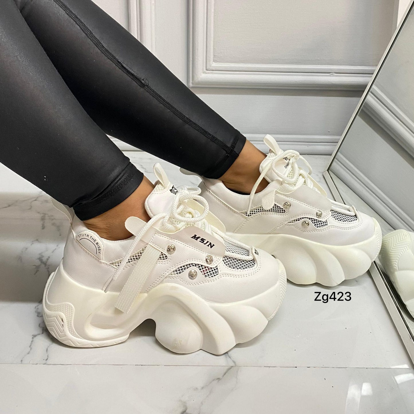 Tenis blanco detalle malla aplique plateado suela plataforma 6cm  339  C-2