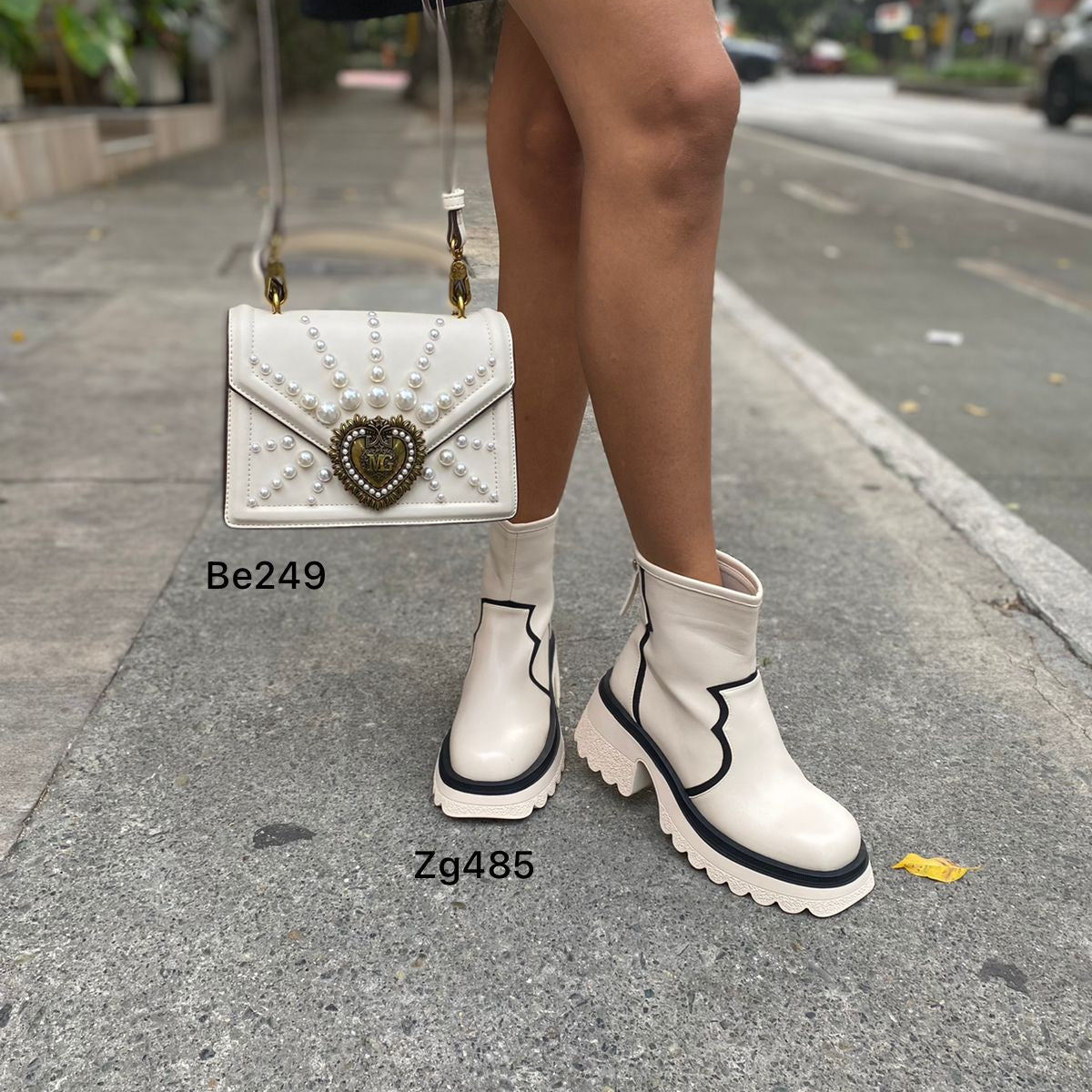 Botin beige detalles negro suela 6cm  H280-H395  C-F