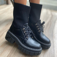 Botin negro detalle resorte suela 6cm   C-182  C-83