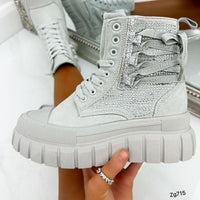 Botin gris apliques brillantes suela 5cm EV-337  C-74