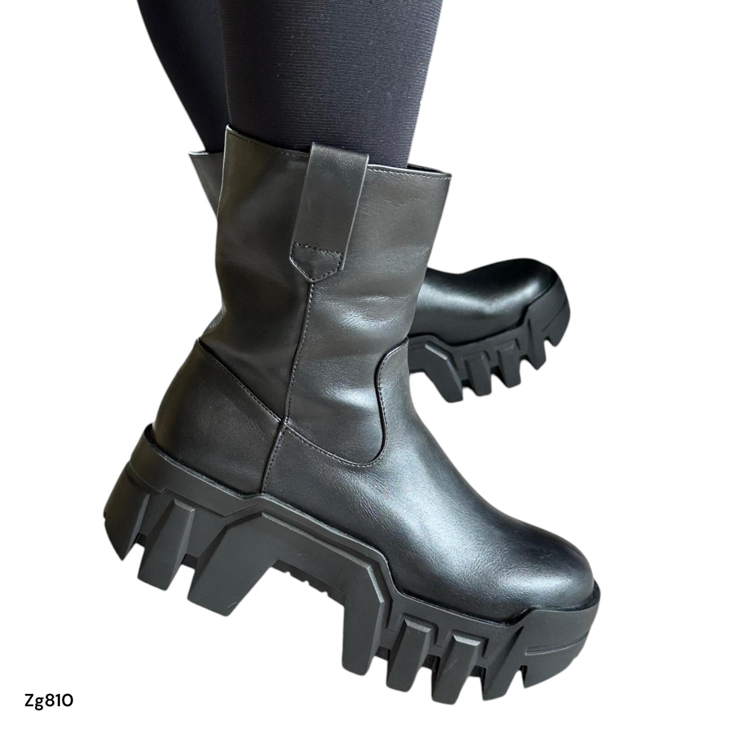 Botin negro cierre lateral suela 6cm  IS14-024