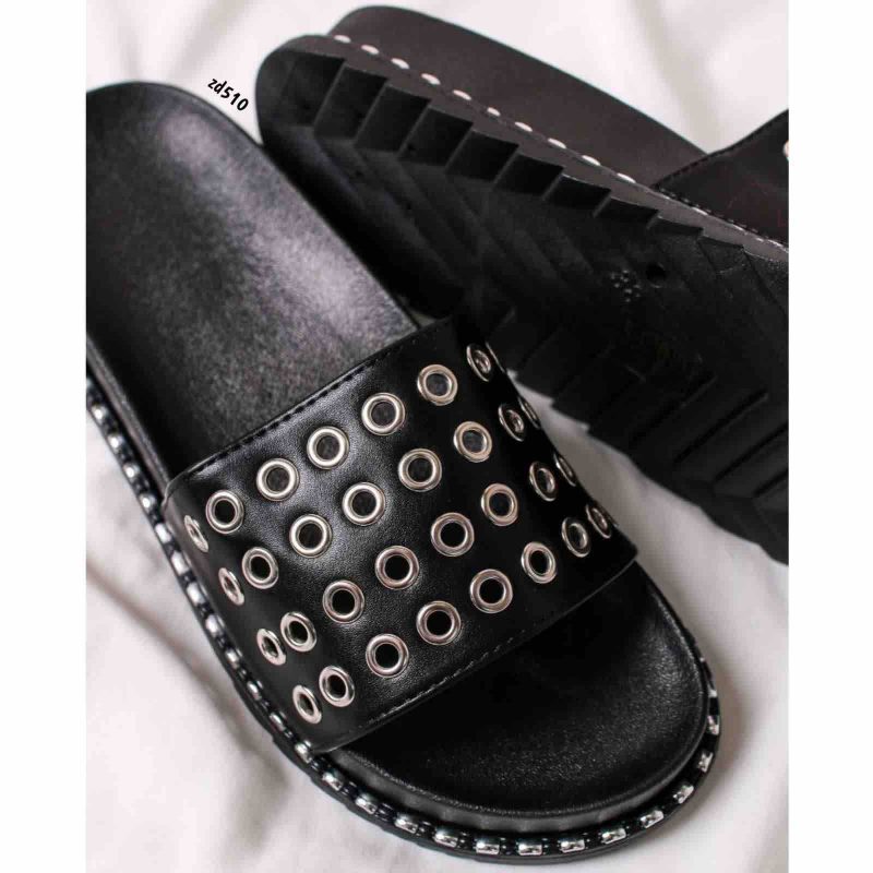 Sandalia Compra 52 2202 Negra plana apliques circulares plateados 3Cm - Image 2