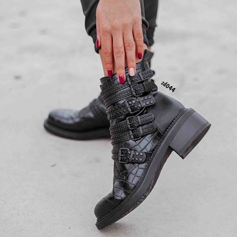 Botin 20-69 Compra 25 Negro Croc seis correas apliques negros tacon 5